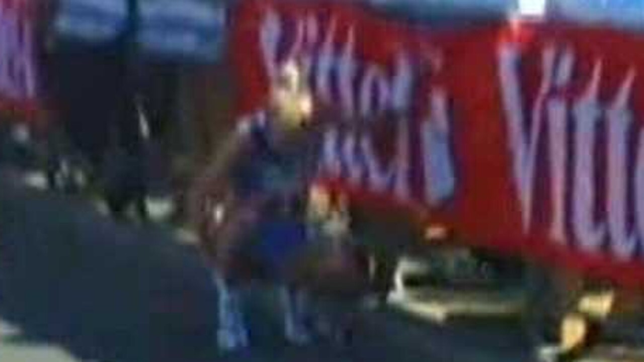 Why do marathon runners poop themselves? Paula Radcliffe London 2005