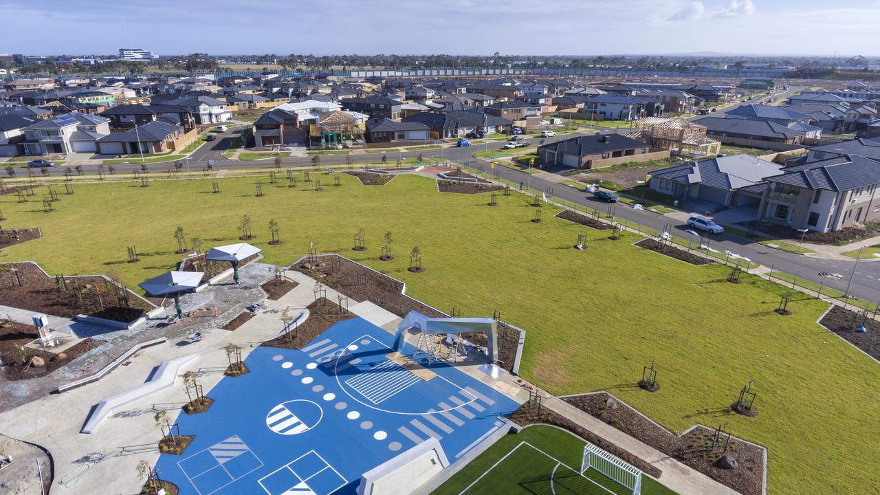Upper Point Cook estate Reviews, schools, parks, facilities Leader