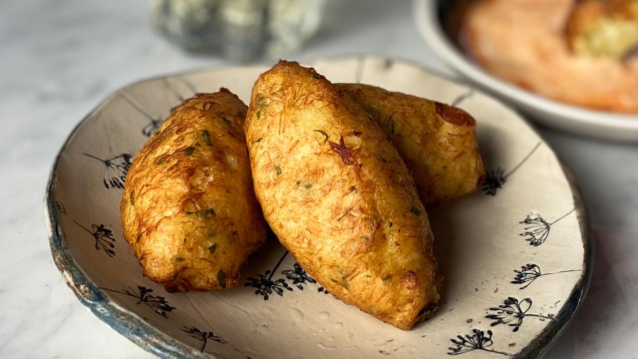 How to make pasteis de bacalhau at home