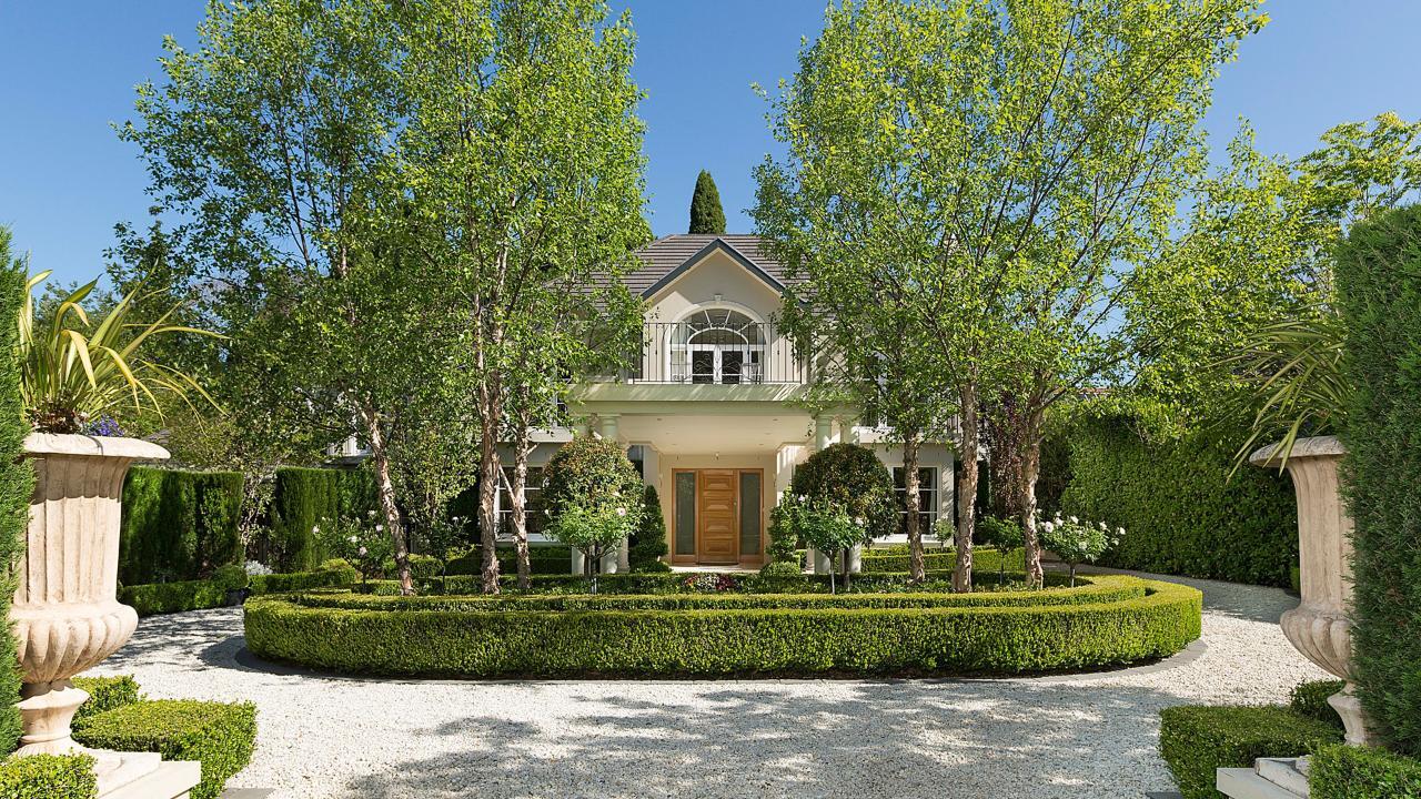 Sale of former vitamin king Vaughan Bullivant s Redcliffe home sets record