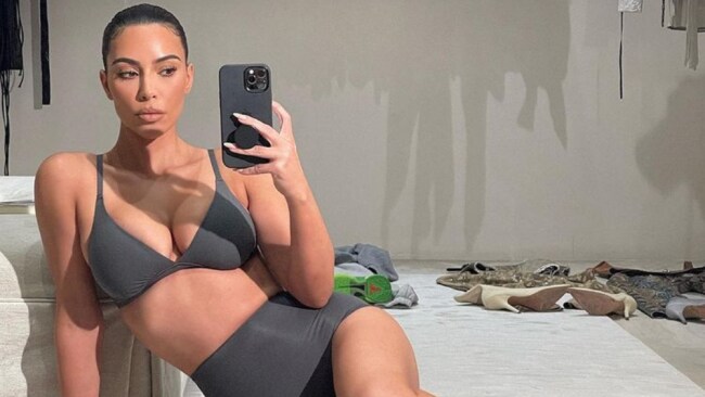 Fake mirror selfies influencer instagram hack