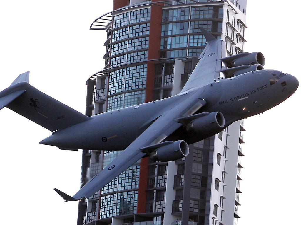 Brisbane Festival Incredible photos of RAAF C17 plane