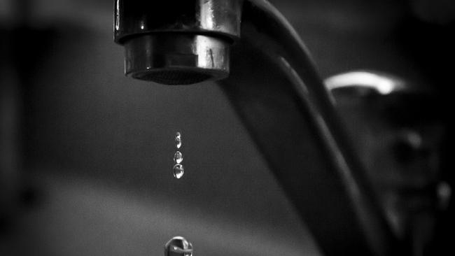A legal loophole forcing Gold Coast duplex residents to split water