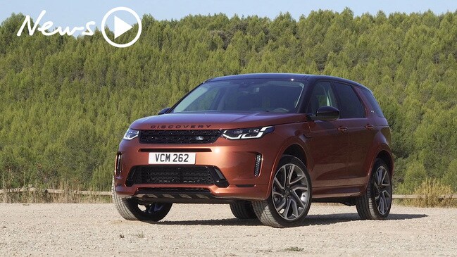 Jaguar Land Rover is giving its customers a free Apple CarPlay