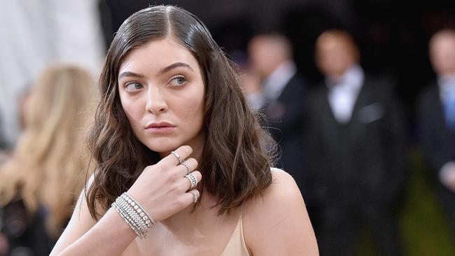 Lorde new album 2016 Singer smacks down ‘fan’ who says she’s taking