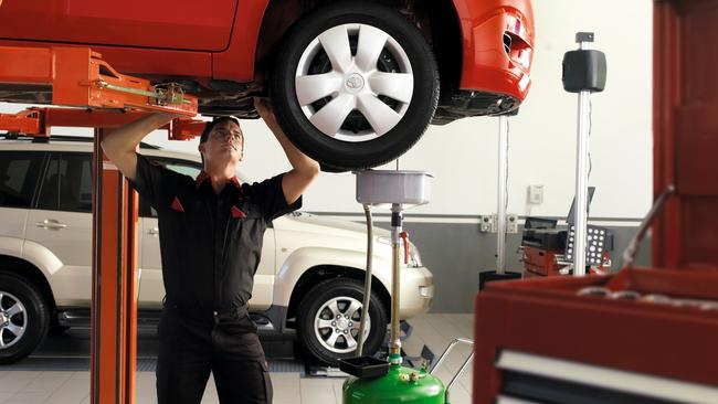 We’re complaining less about car service costs, JD Power survey shows