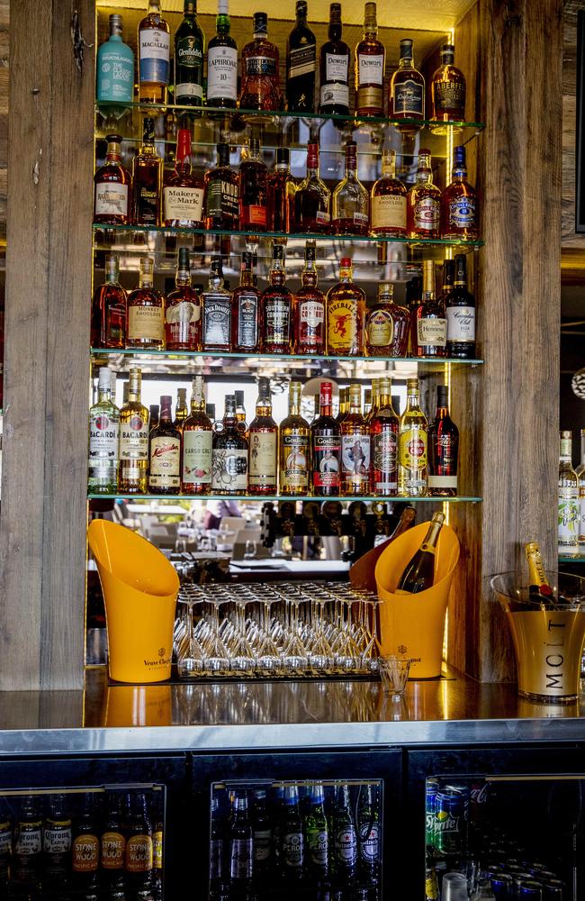 Blue Water Grill gives Hope Island locals first taste of new steak and