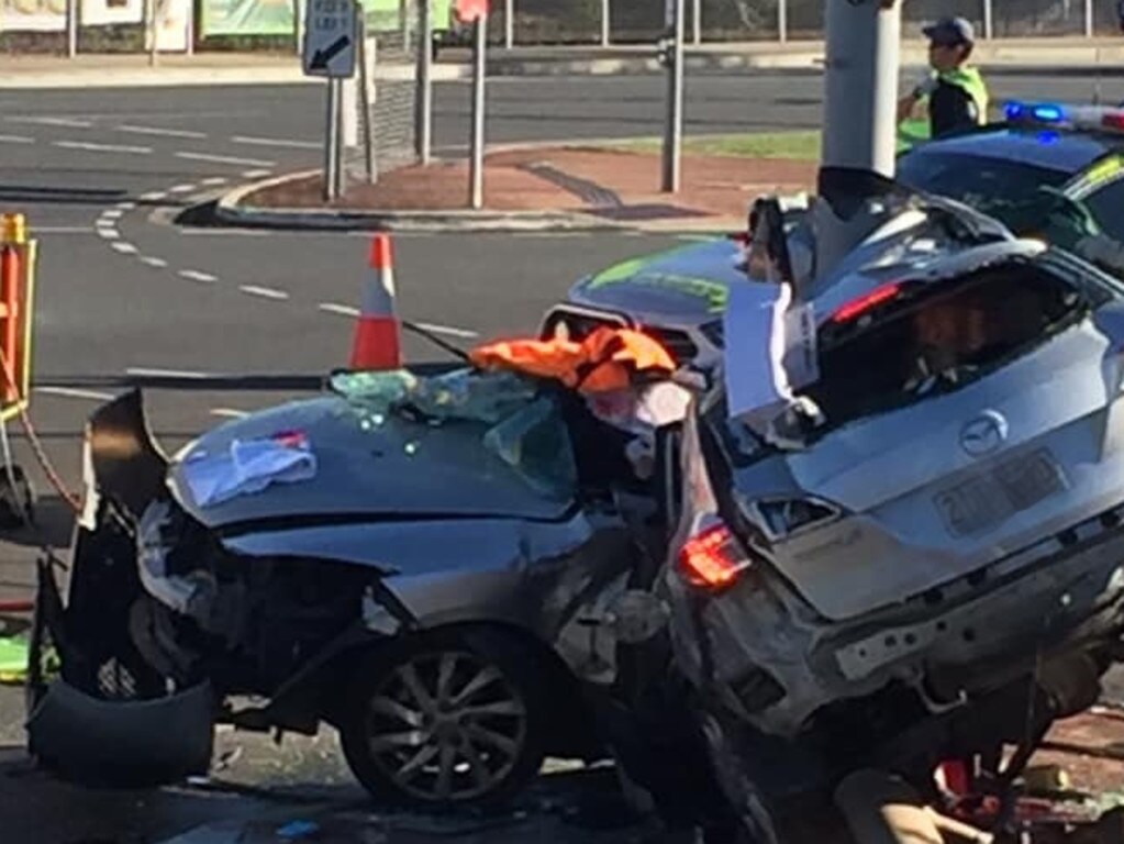Crash on Anzac Avenue and Bremner Road, Rothwell causes traffic chaos