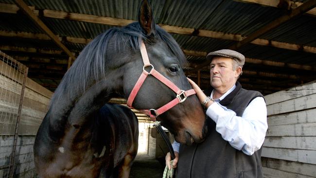 Riverina trainer Richard Freyer dies at 69; Leica Falcon trainer