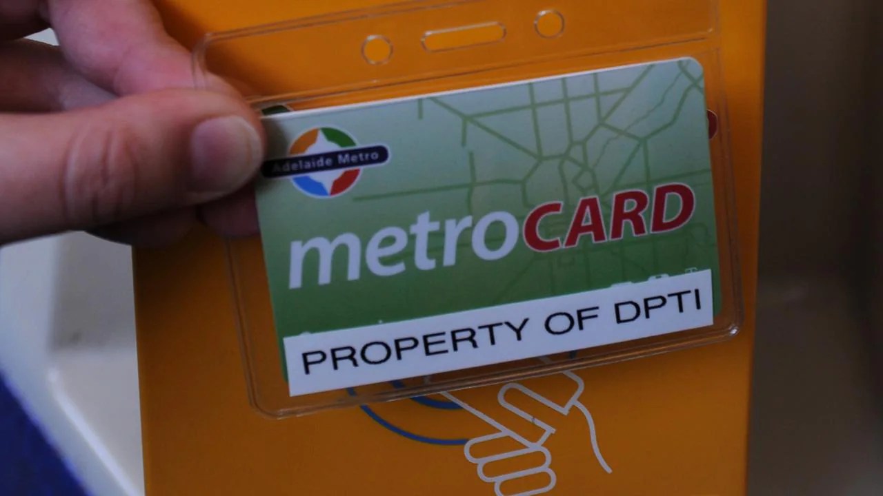 Adelaide Metro passengers with MetroCards charged illegal 2 fee Adelaide Now