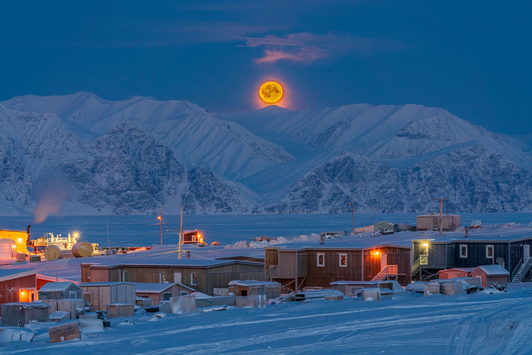 Noon moon in Pond Inlet