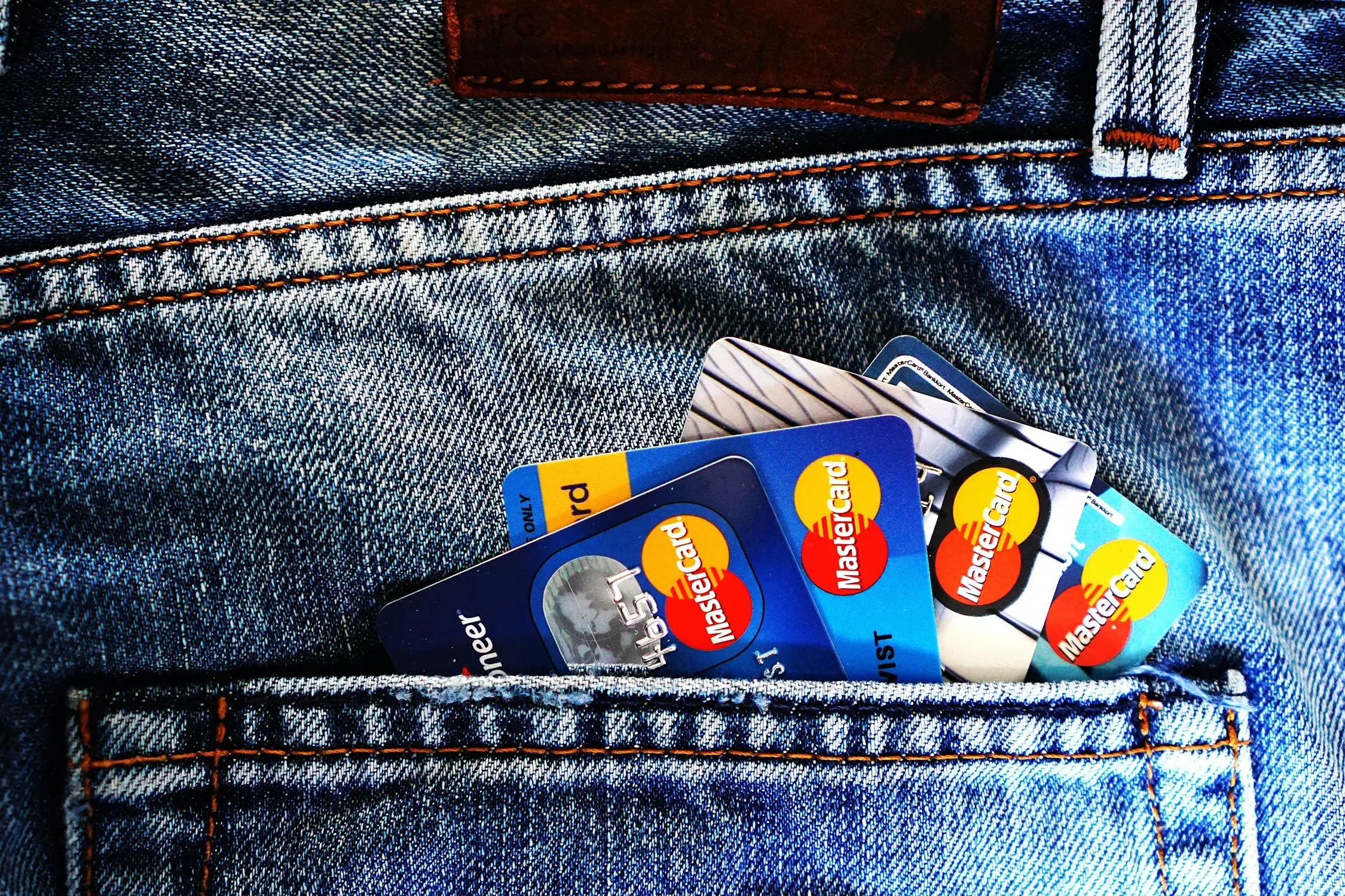 13 Unexpected Lessons from Living Without Credit Cards Illumeably(04)