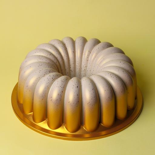 Royal Ford Royal Bundt Cake Pan