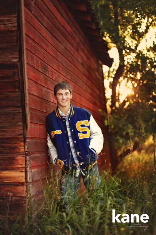 18 Winning Senior Picture Ideas for Guys