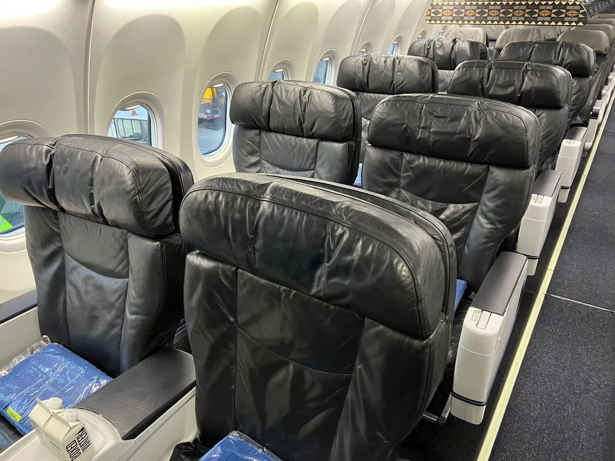 Review Alaska Airlines 737900ER First Class (SEAMIA) One Mile at a