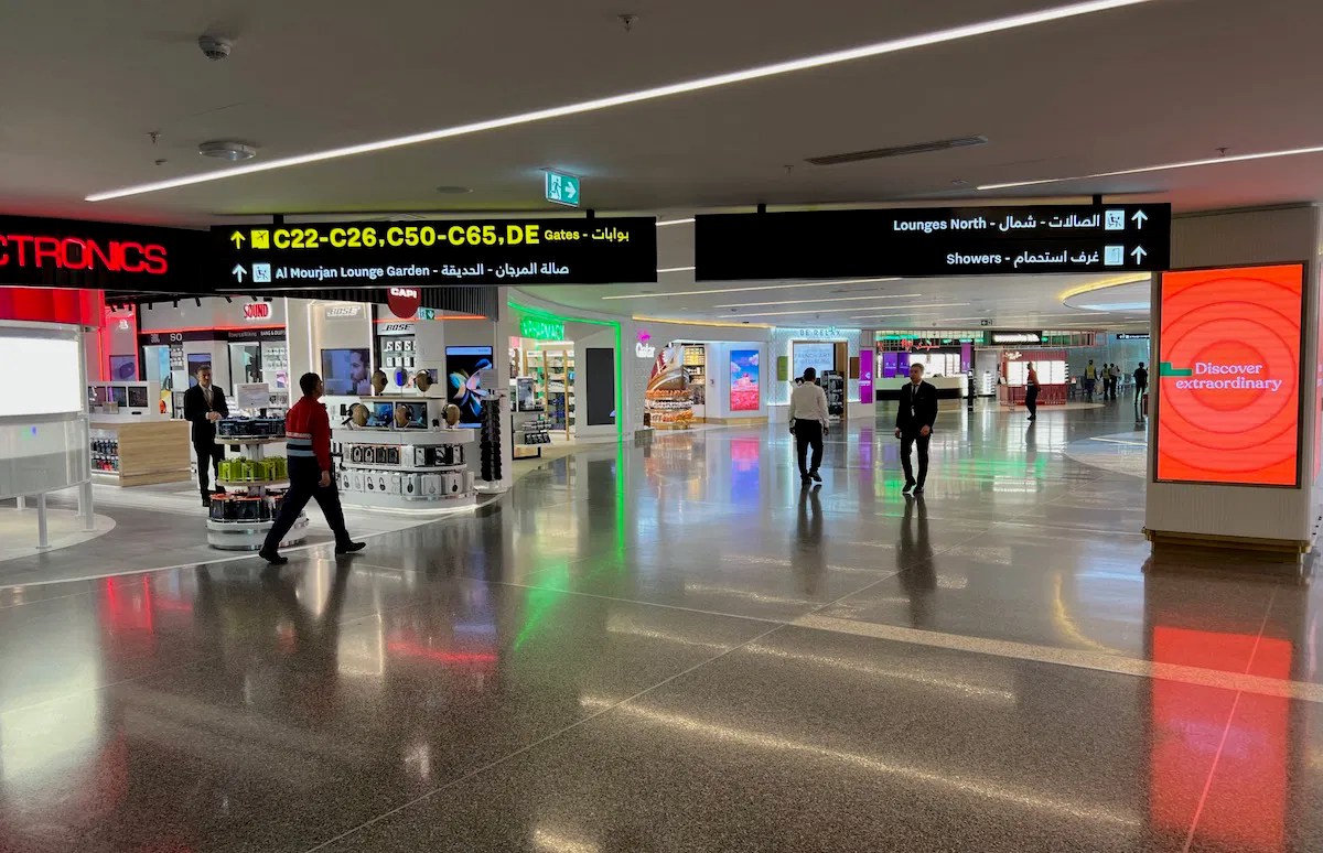 Review Qatar Airways Al Mourjan Garden Business Lounge Doha Airport