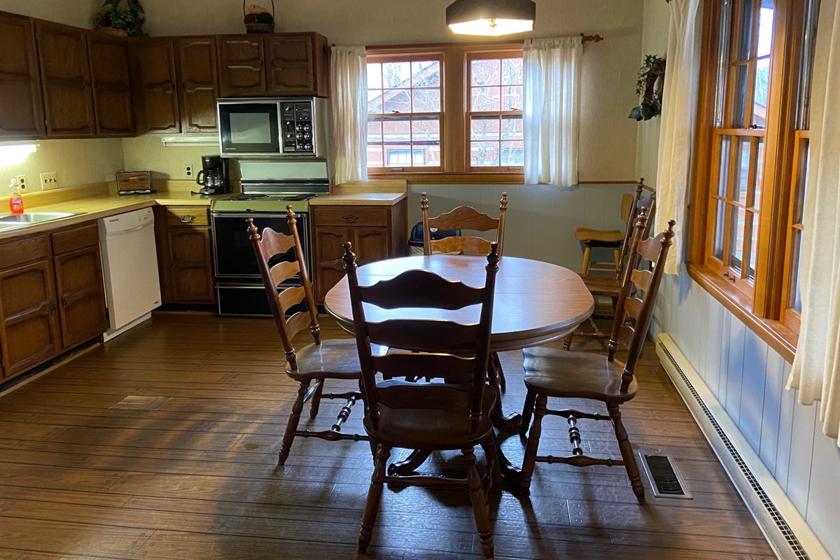 Maple Country Cottage Lodging Springdale at Cold Mountain