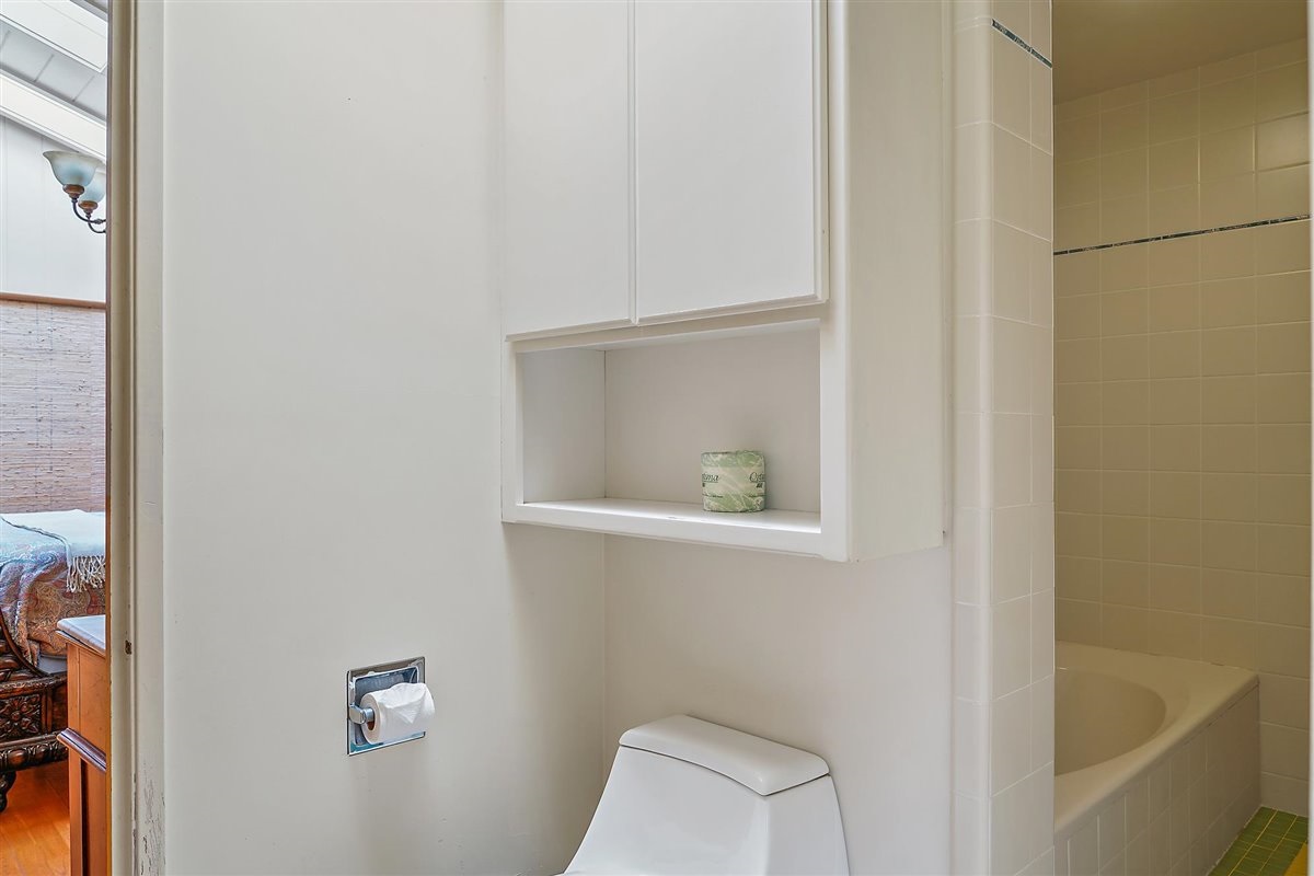 (053) Elsa's Ocean Front RetreatMonthly Rental Beachside Rentals Inc.
