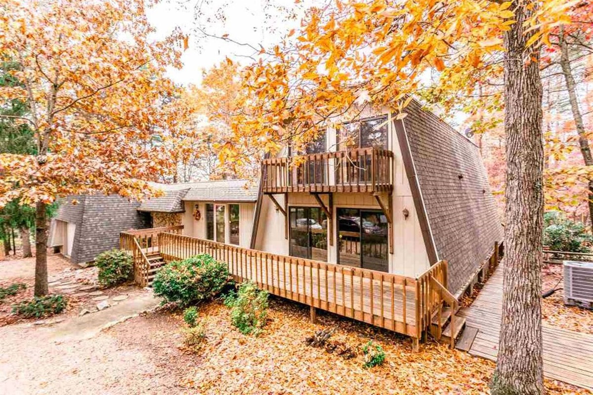 The Pool House on the Massanutten Mountain Highlight Homes Vacation