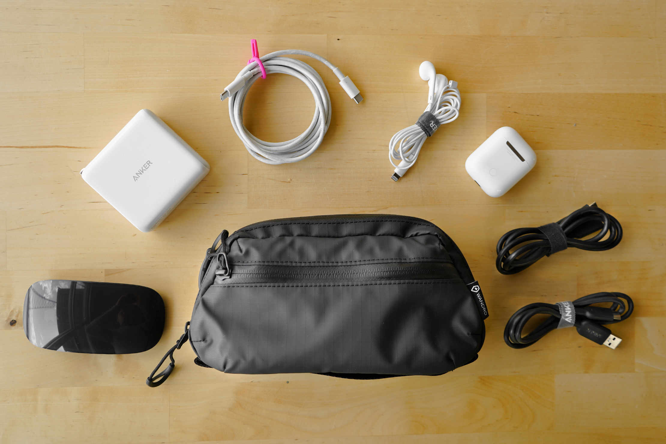 WANDRD Tech Bag (Medium) Review Pack Hacker
