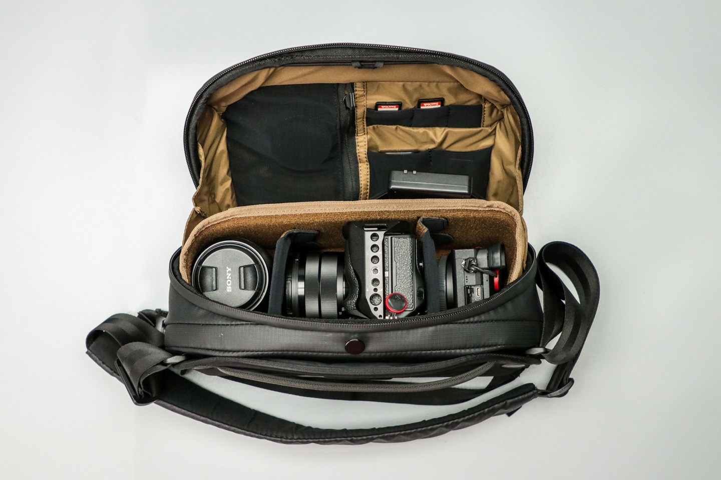 NOMATIC McKinnon Camera Sling 8L Review Pack Hacker