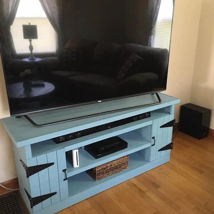 Wood Pallet TV Stand or Entertainment Center Pallets Pro
