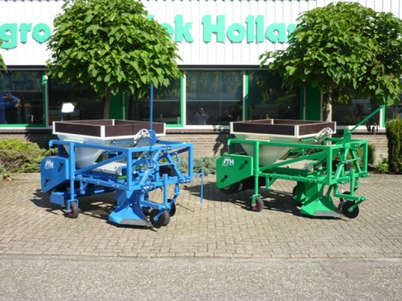 Daffodillion Project Wants to Buy Automatic Bulb Planter for City