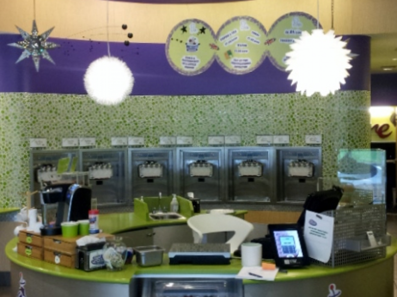 Ice Cream Maker at Handel's Homemade Ice Cream Chula Vista