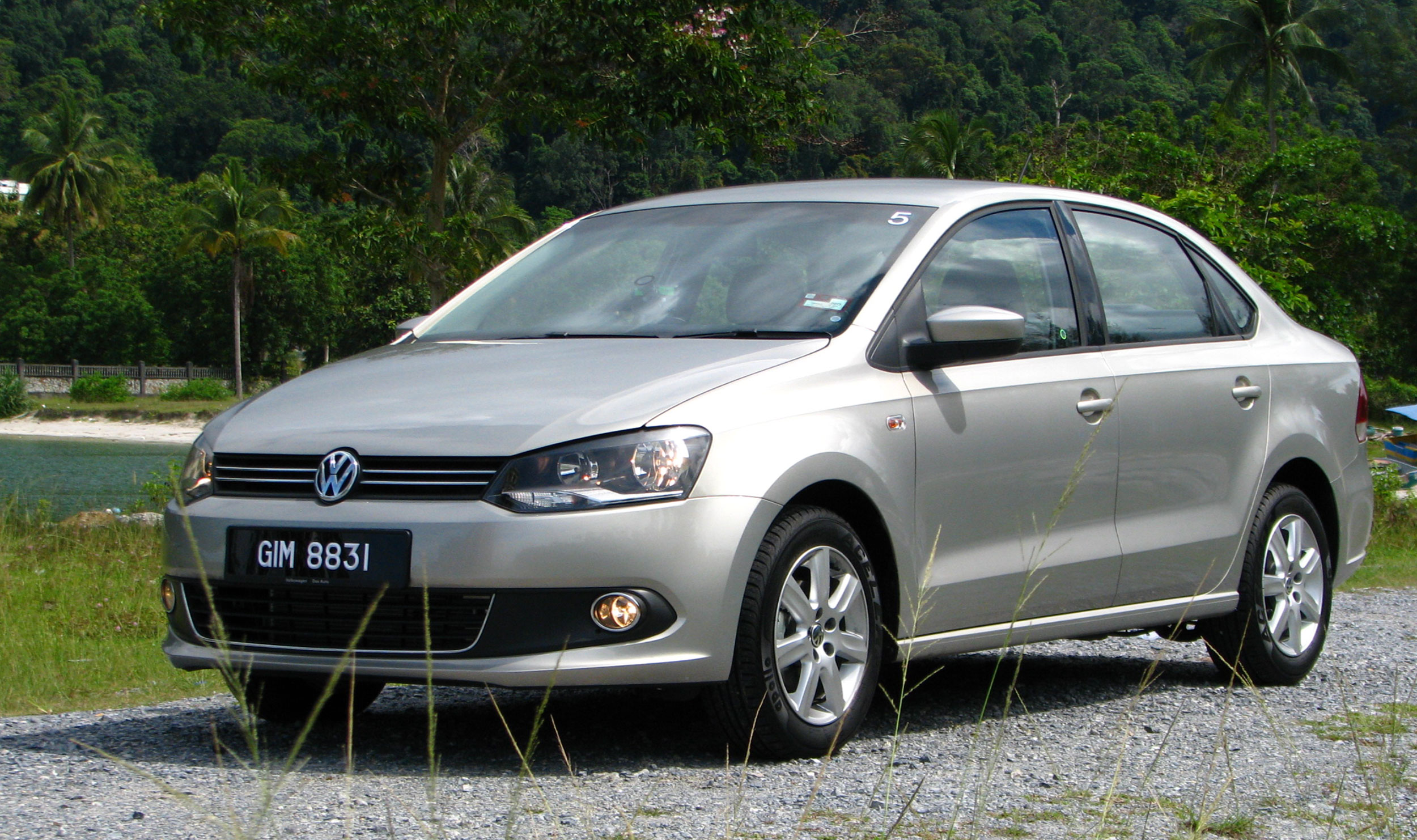 DRIVEN Volkswagen Polo Sedan 1.6 tested!