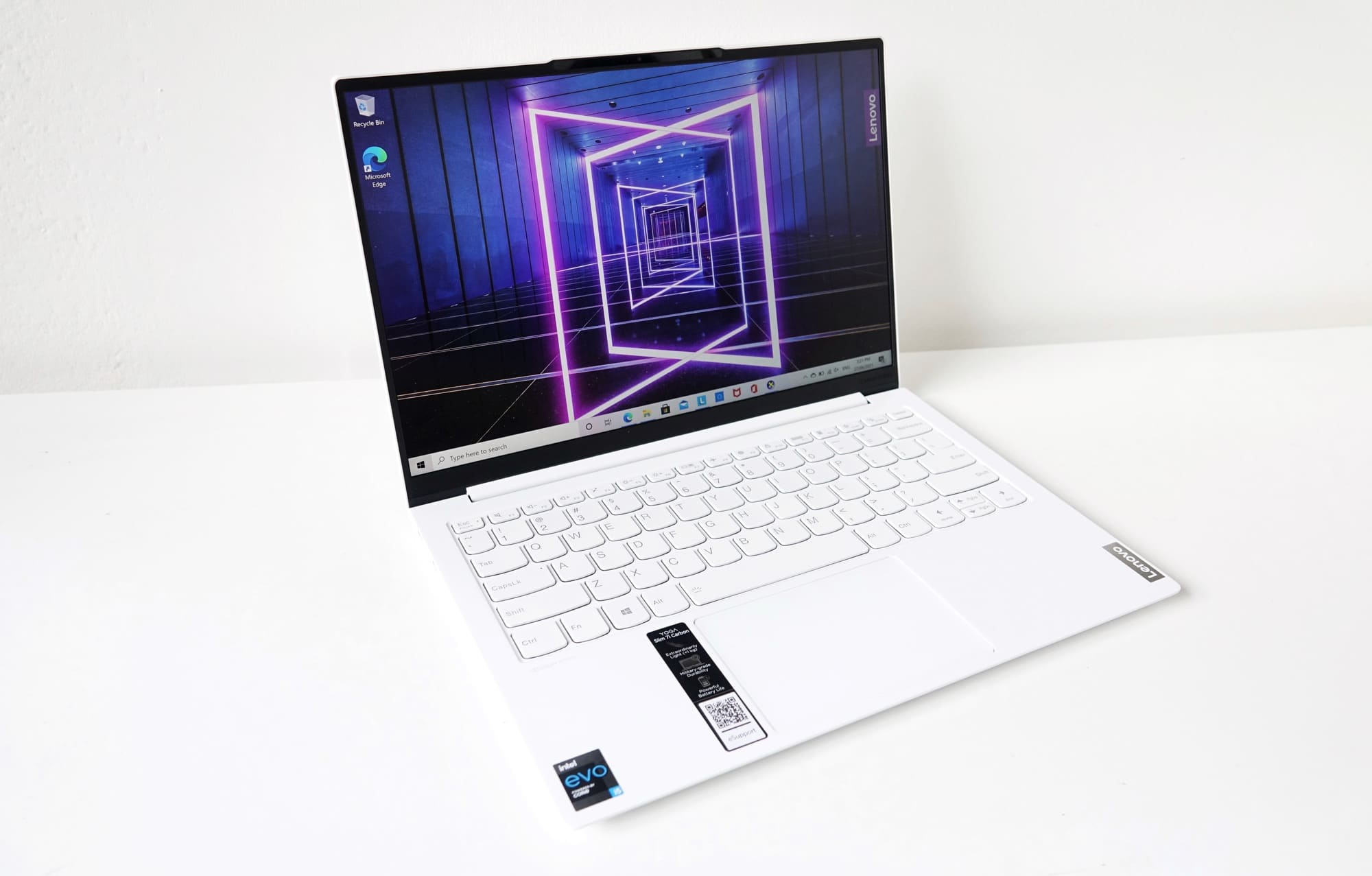 Lenovo Yoga Slim 7i Carbon review Pickr