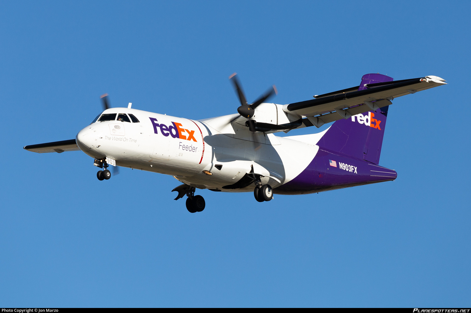 N903FX Federal Express (FedEx) ATR 42320(F) Photo by Jon Marzo ID