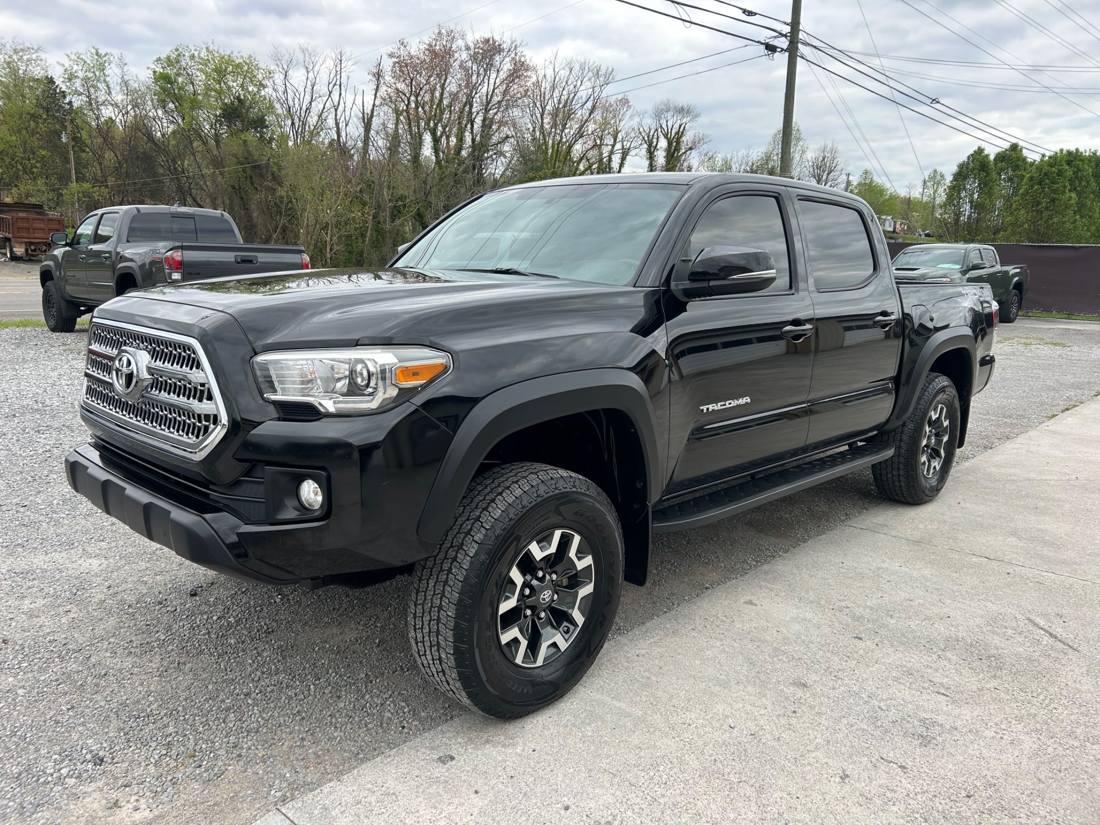 Whites Auto Sales LLC Car Dealer in Vonore, TN