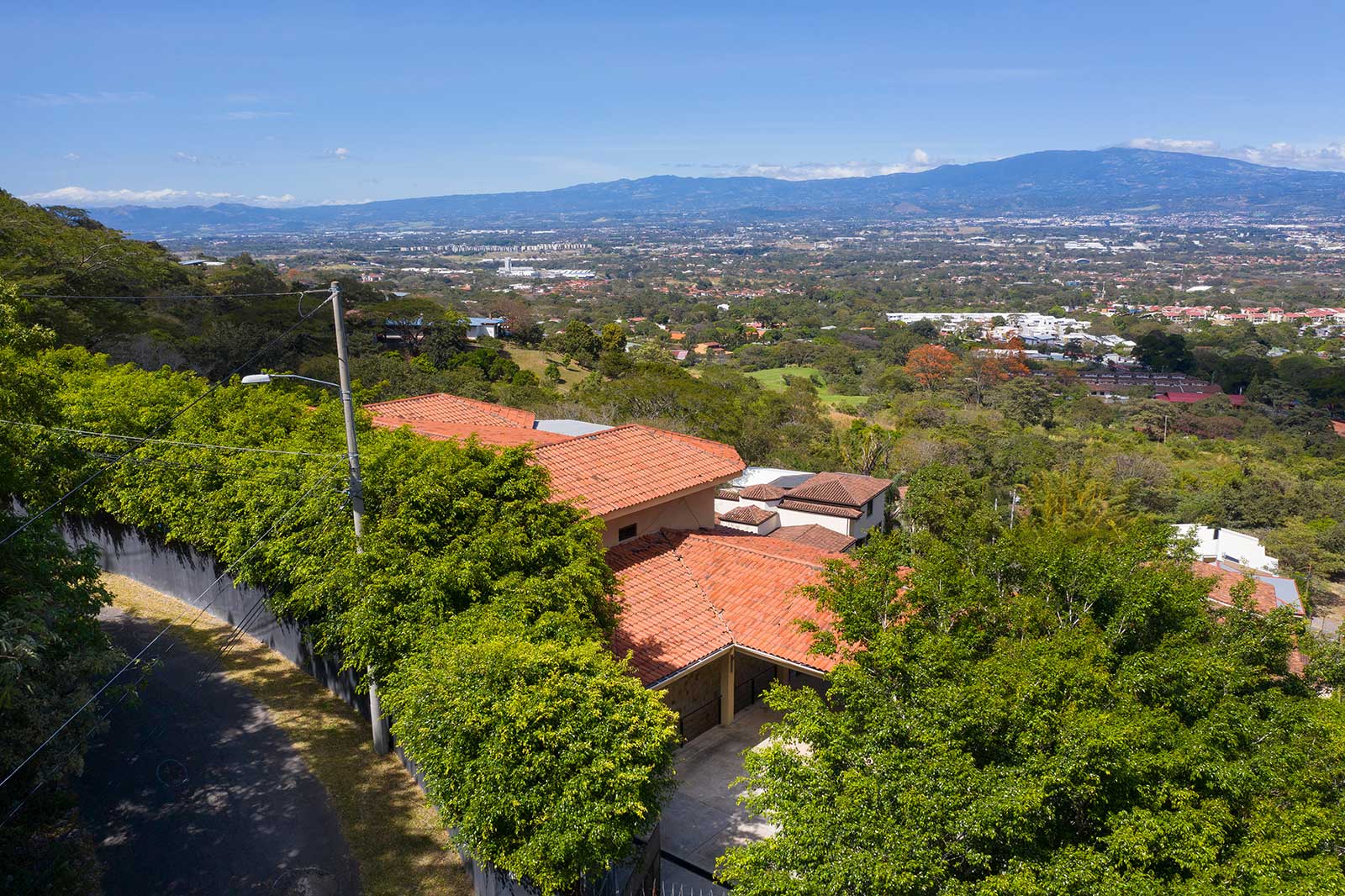 Large Panoramic View Home for sale in Santa Ana, ID CODE 3619