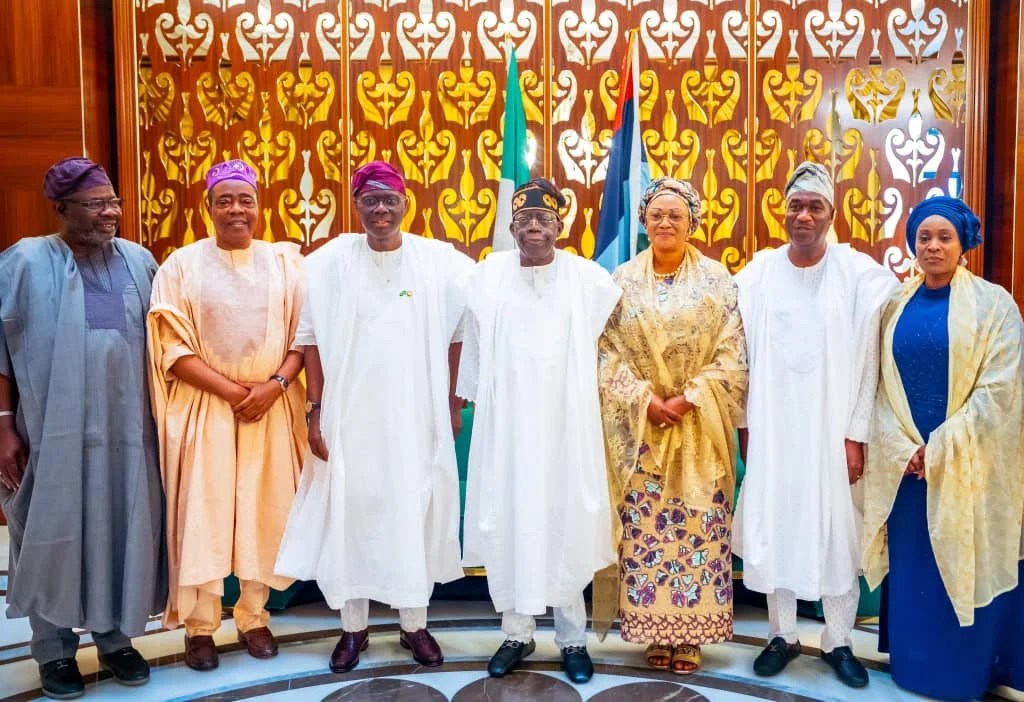 Lagos State Governor, Babajide Sanwo-Olu, his deputy, Dr Obafemi Hamzat, President Bola Tinubu, the First Lady, Senator Oluremi Tinubu and others in Lagos. Photo: Sanwo-Olu