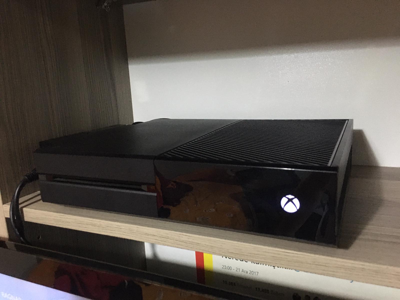 Xbox One 500GB + LG 82 İNC 3D TV