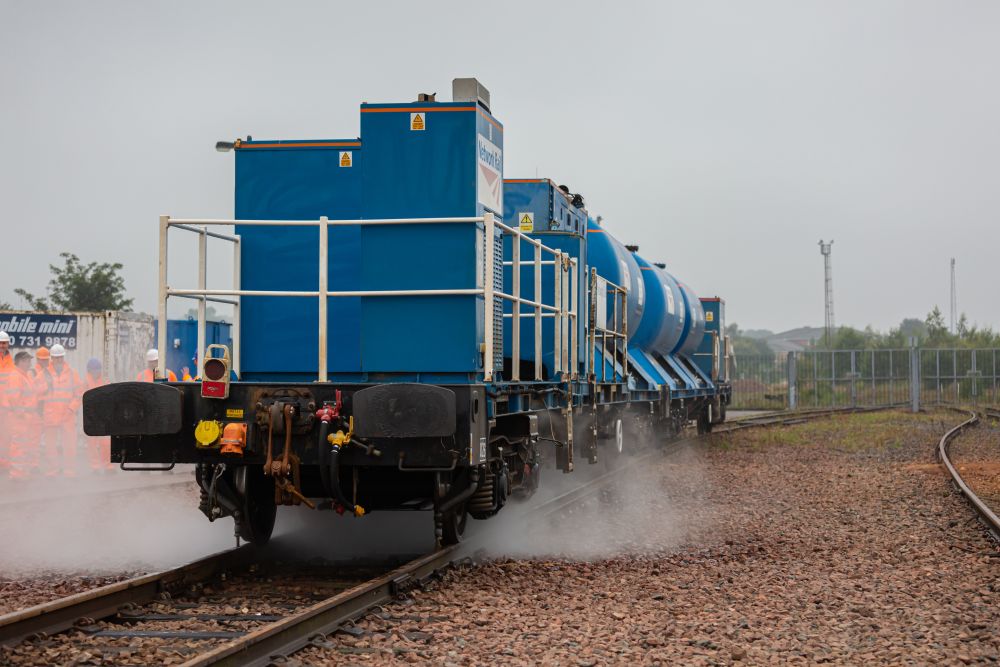 Scotland's Railway adopts leafbusting technology Rail News