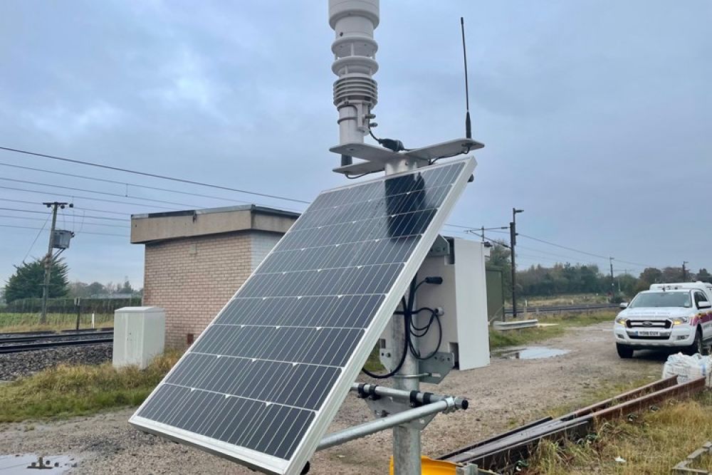 New hitech weather stations closely monitoring heatwave on the UK