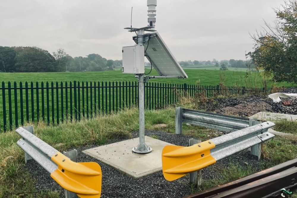 New hitech weather stations closely monitoring heatwave on the UK
