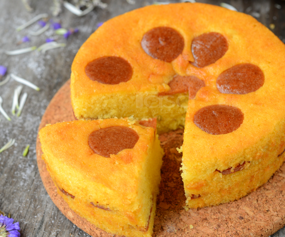 Resepi Kek Mentega Kukus Kek coklat siap untuk dimakan.