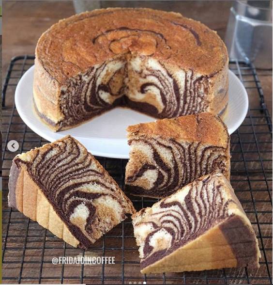 Resipi Kek Zebra Putih Telur Paling Mudah, Sedap & Gebu.
