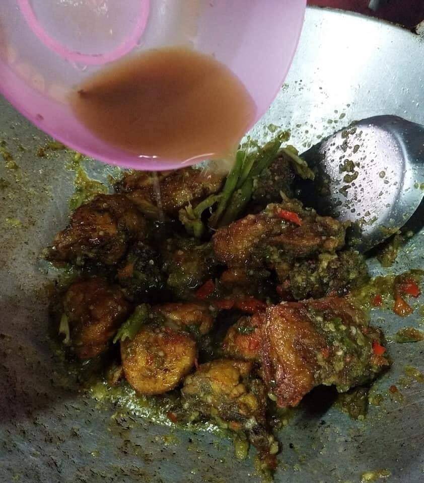 Ayam Goreng Cili Api Pedas Menyengat