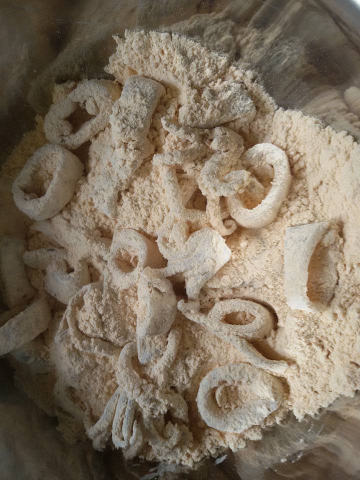 Mujurlah akhirnya berjaya juga dapat resepi sotong celup tepung homemade. Resipi Sotong Goreng Tepung Yang Sedap. Semudah ABC Je