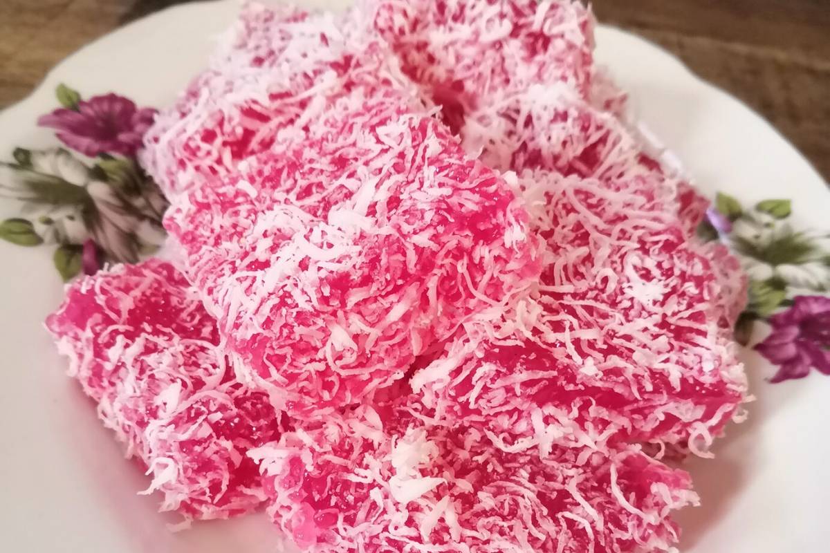 Cara Buat Kuih Lopes Sagu Yang Sedap & Lembut Untuk Minum Petang