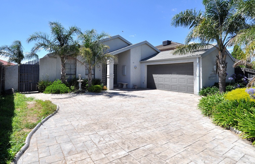 30 Kunat St, Deer Park, VIC, 3023 House For Rent RateMyAgent