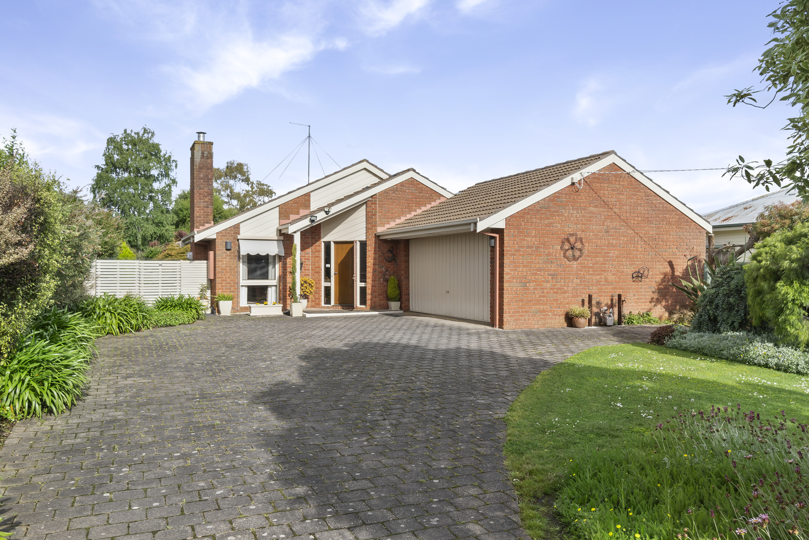 10 Armstrong Street, Colac, VIC, 3250 Property Profile RateMyAgent