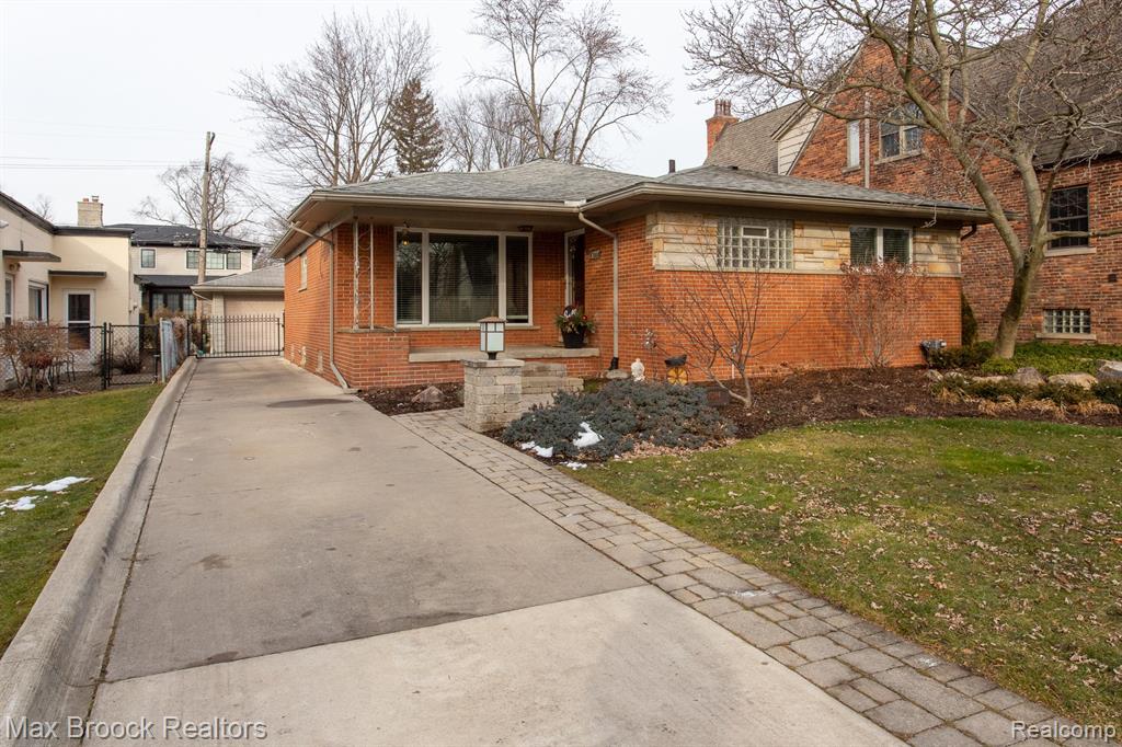 10144 Elgin Ave, Huntington Woods, MI, 48070 House Sold on 08 03 2021