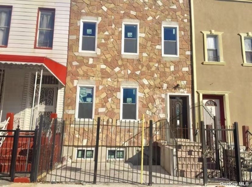 575 Evergreen Ave, New York, NY, 11221 Multi Family For Sale