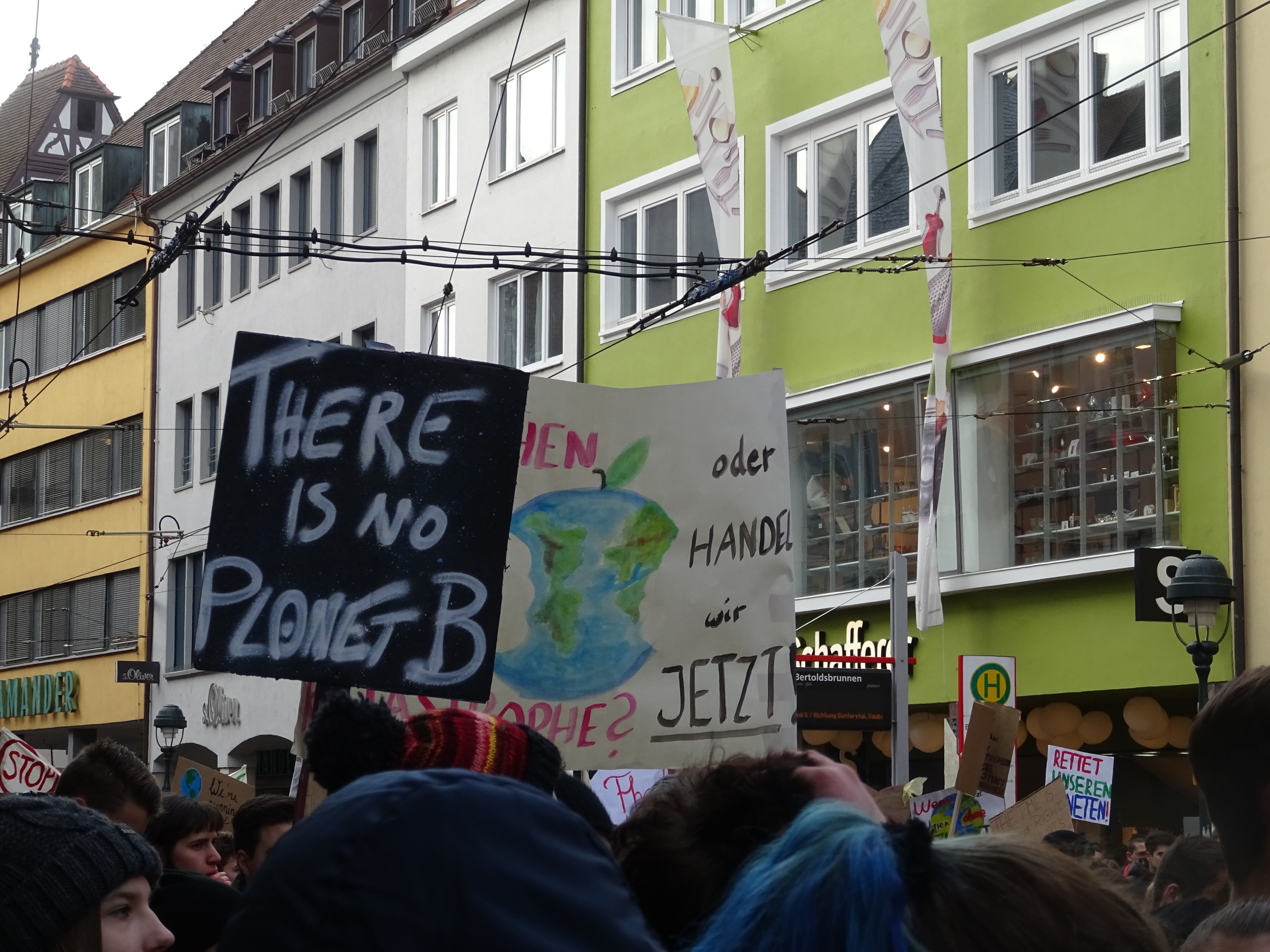 Tausende Schüler demonstrieren in Freiburg fürs Klima Radio Regenbogen