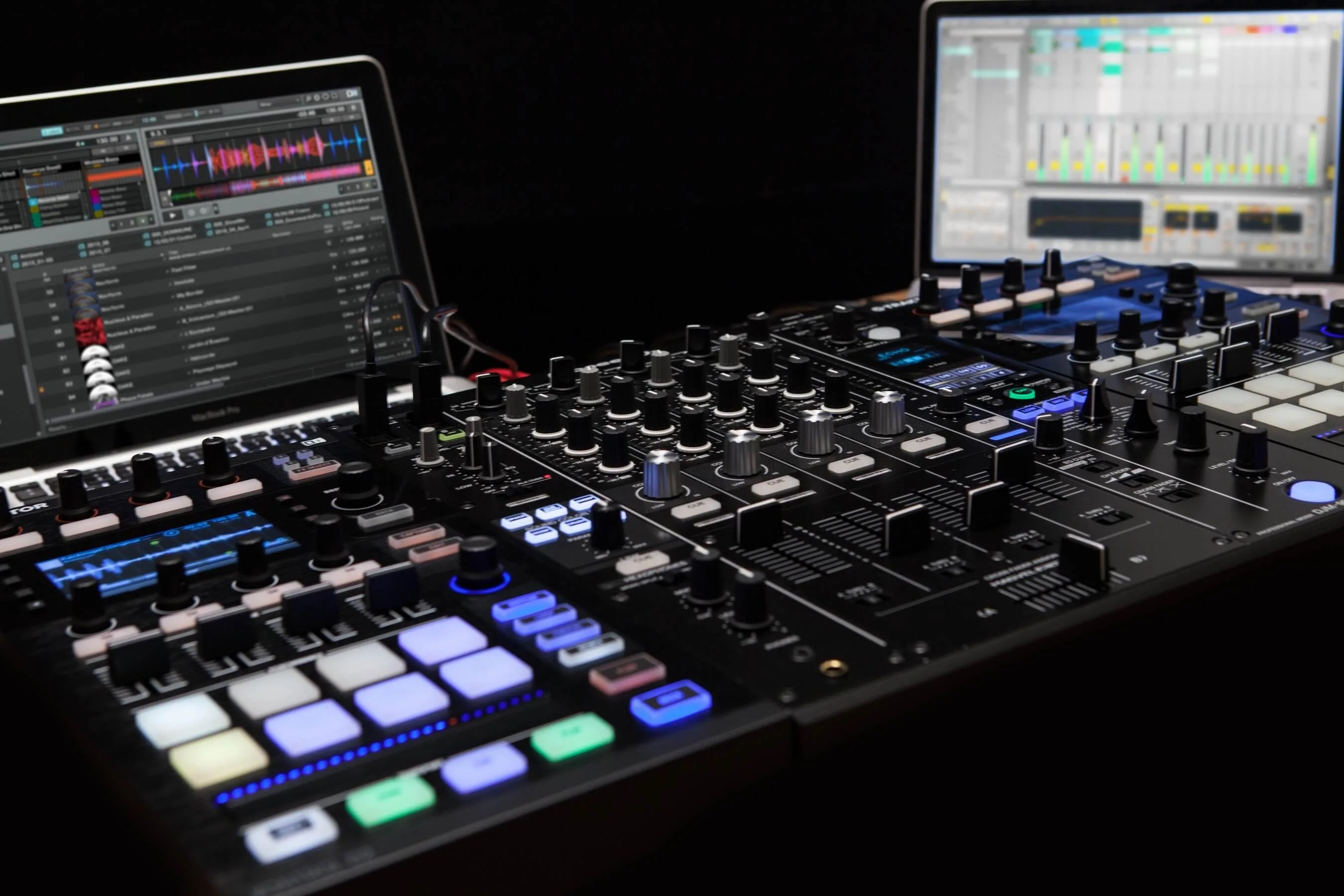 Native Instruments TRAKTOR PRO 2.11.0 supports Ableton Link