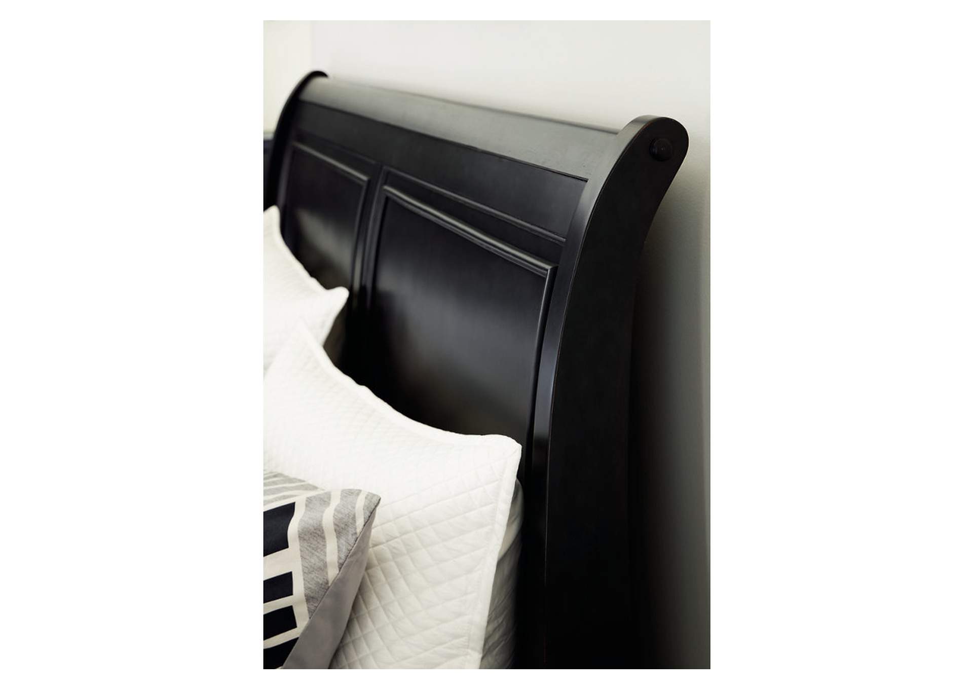 Chylanta King Sleigh Bed